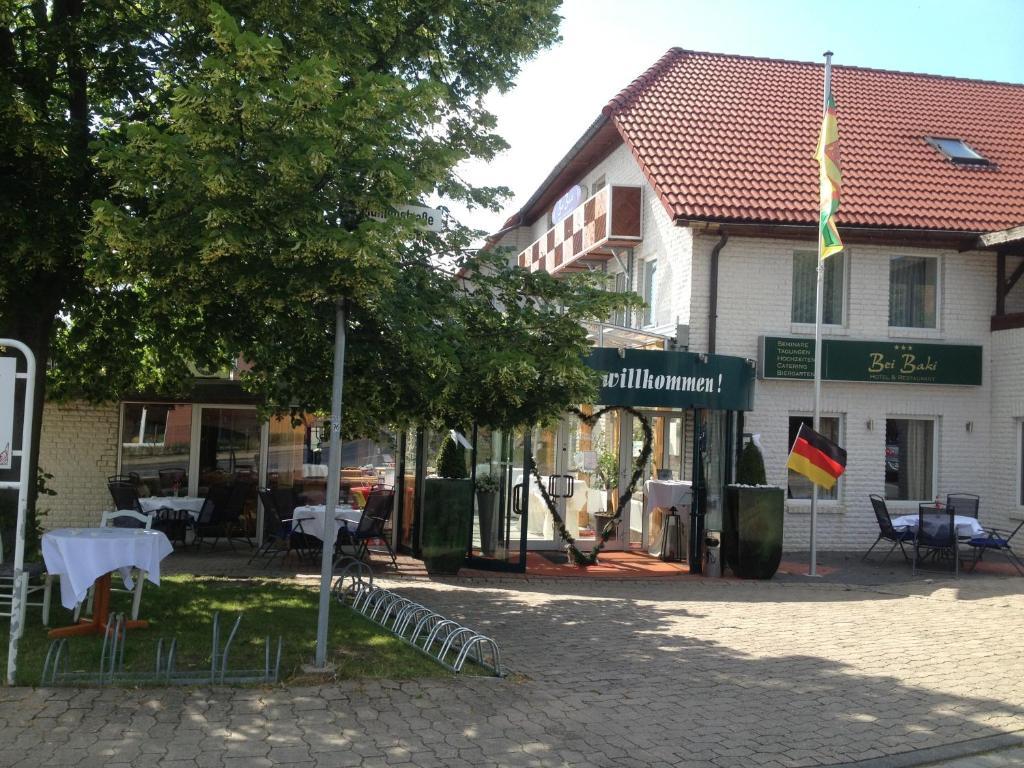 Hotel&Restaurant Bei Baki Sehnde Bagian luar foto
